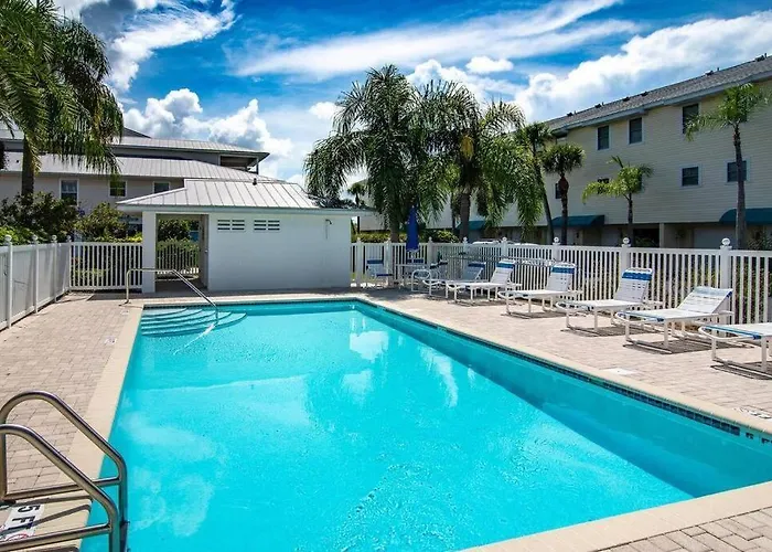 Apartment The Oasis In Indian Shores, Fl