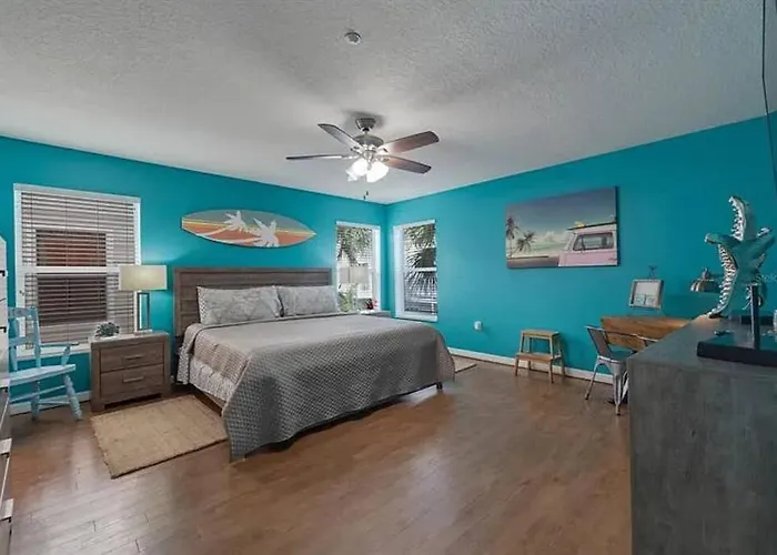 The Oasis In Indian Shores, Fl Apartment