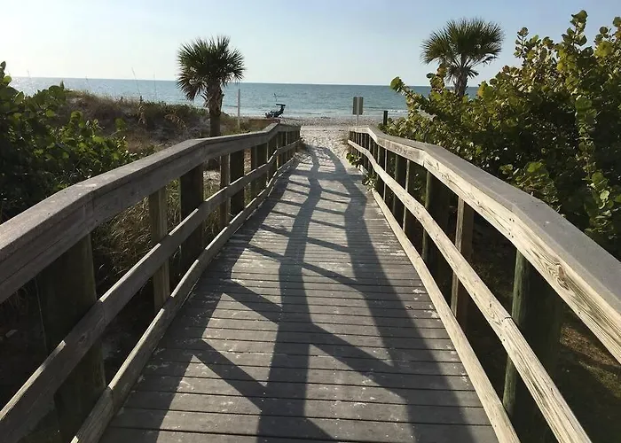 The Oasis In Indian Shores, Fl *